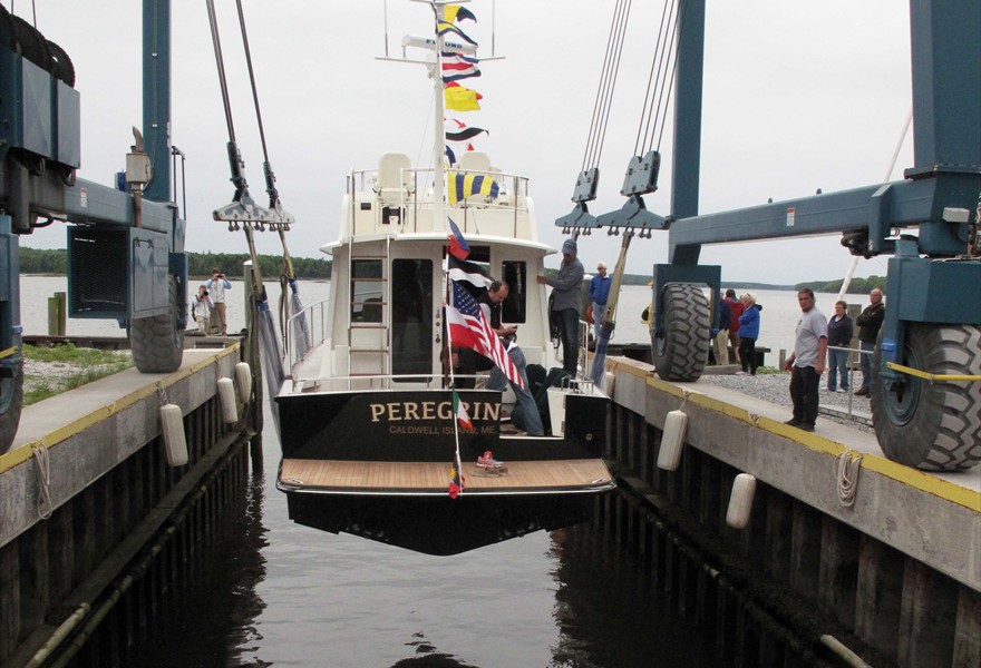 Ray Hunt Design 42' Semi-Custom Flybridge