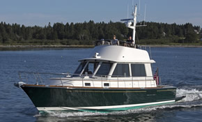42' Semi-Custom Yacht Flybridge