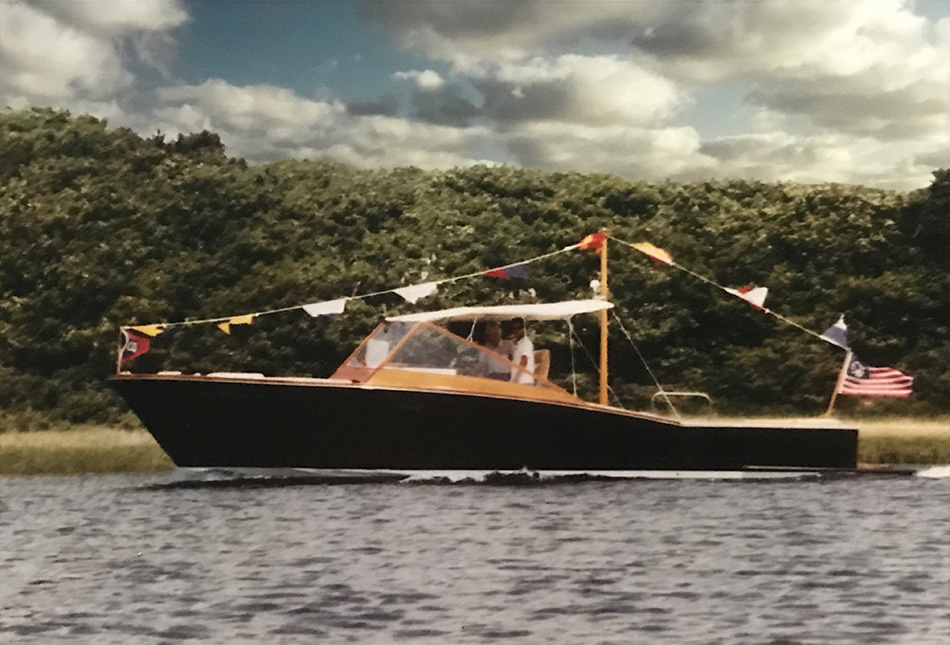 Ray Hunt Design 32' Custom Day Boat Contrail